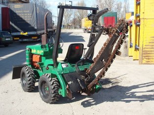 Koparka łańcuchowa Ditch Witch 2300