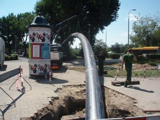 Wciąganie rury osłonowej HDPE Ø630, ul. Targowa w Warszawie